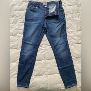 Everlane Women's Organic Cotton Mid-Rise Skinny Stretch Jeans in Dark Blue Denim